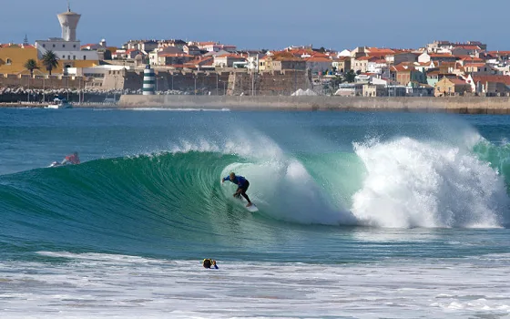 Surfing Peniche